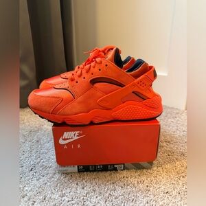 New in box, women’s Nike Huaraches, size 10, limited edition